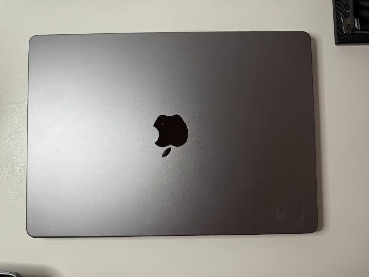 14"" 2021 Macbook Pro w/M1 Chip 8A78
