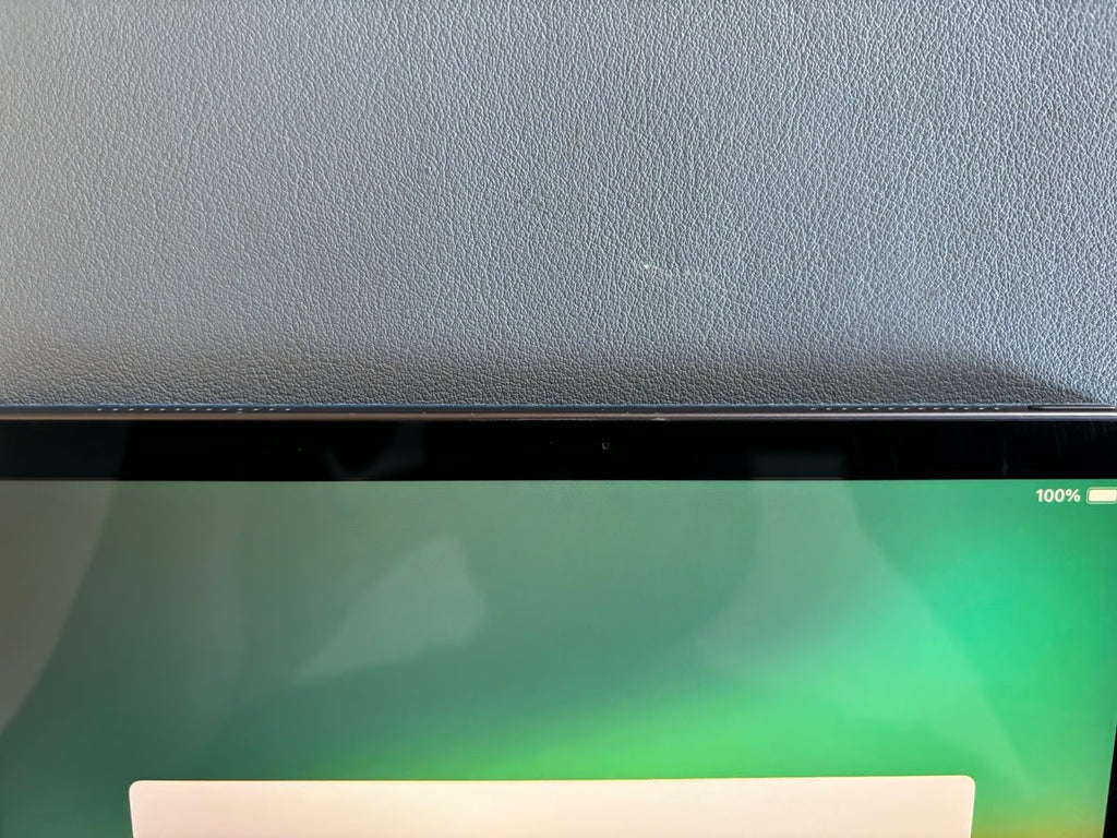 iPad Pro 2018 11-inch 1st Generation 64 GB Wi-Fi Only w/ cases 5P91