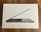 macbook pro 2019 i7 256GB 2.8GHz 16GB memory 6F19