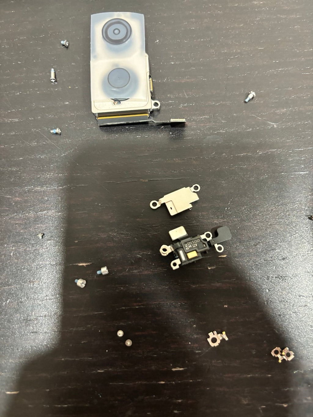iPhone 16 Parts 2B19