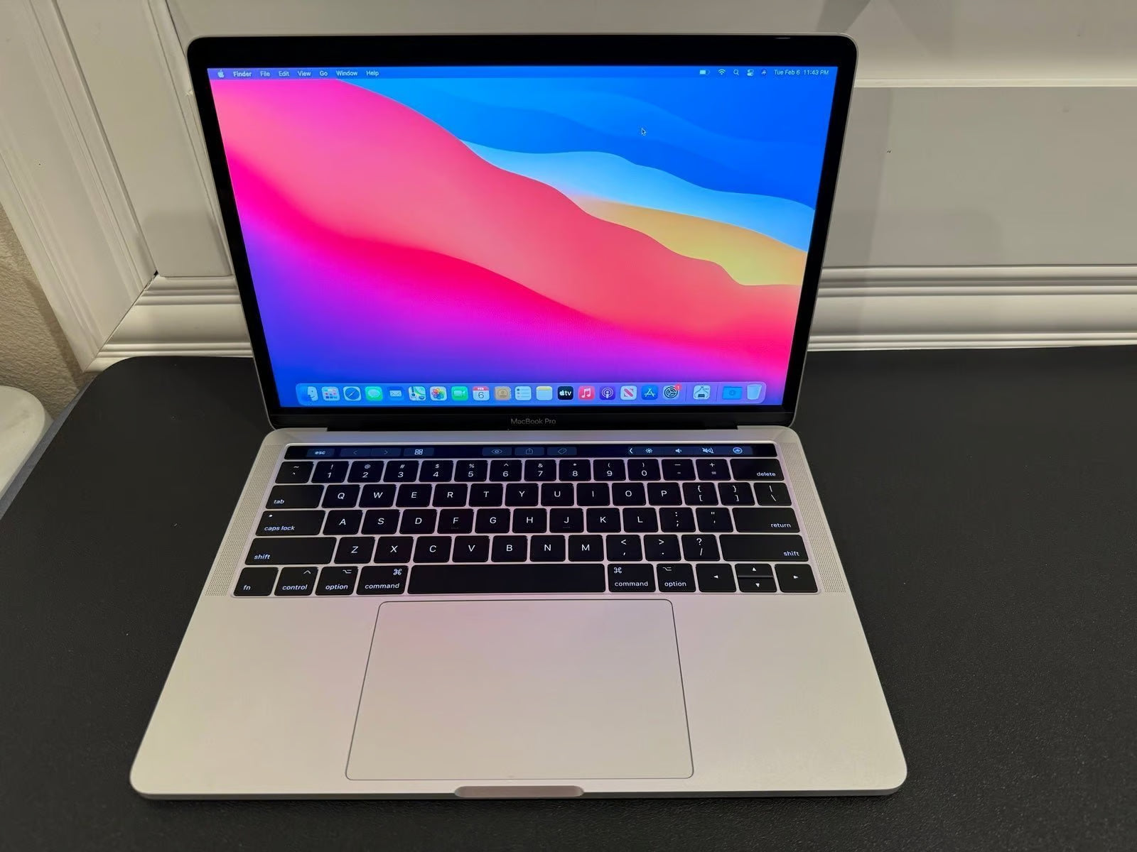 MacBook Pro with TouchBar 8A75