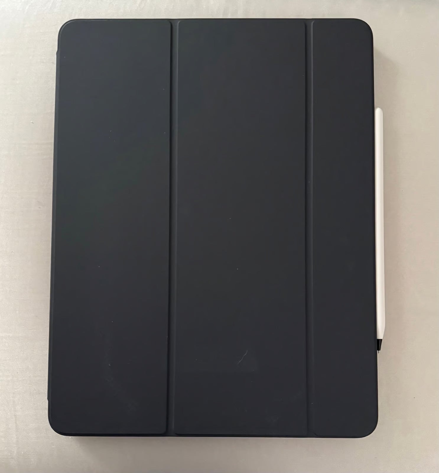 iPad Air 13�?M2- with Accessories 1L91