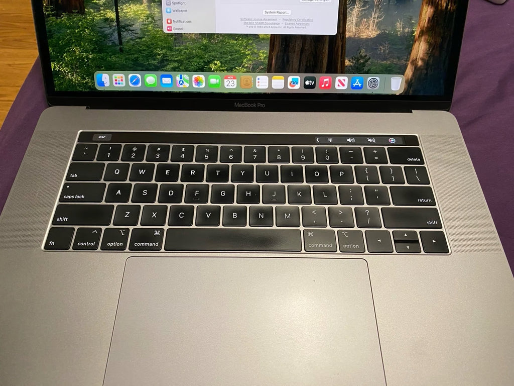 MacBook Pro 2019 Core i9 32gb Ram 512gb ssd 15 inch touchbar Radeon Pro Vega 16 5S88