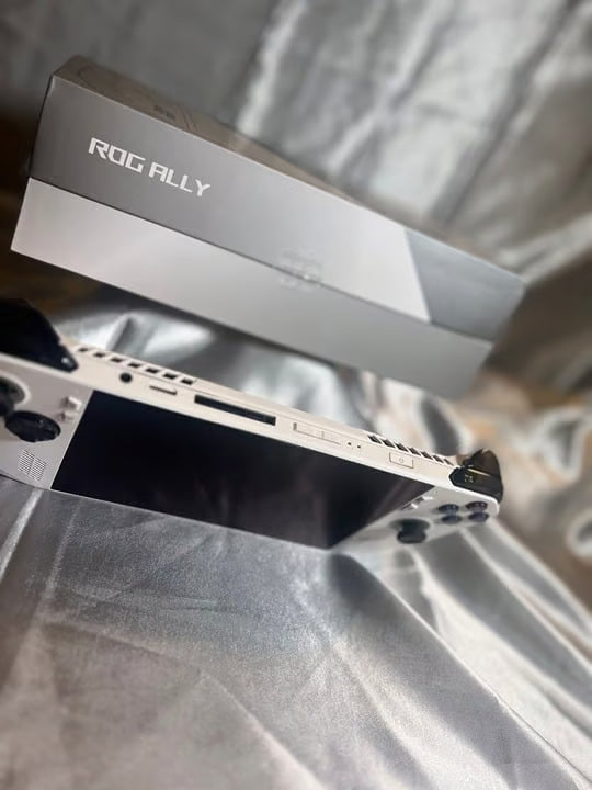 ASUS rog ally z1 extreme 8F55