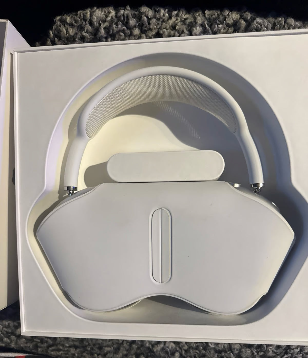 Apple AirPods Max with Smart Case in Silver 2G52