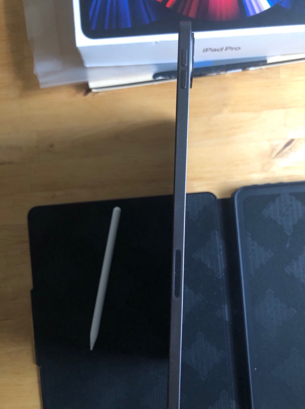 Apple iPad Pro 5th Generation 12.9-inch 256GB WIFI with Apple pencil 2nd 1M21