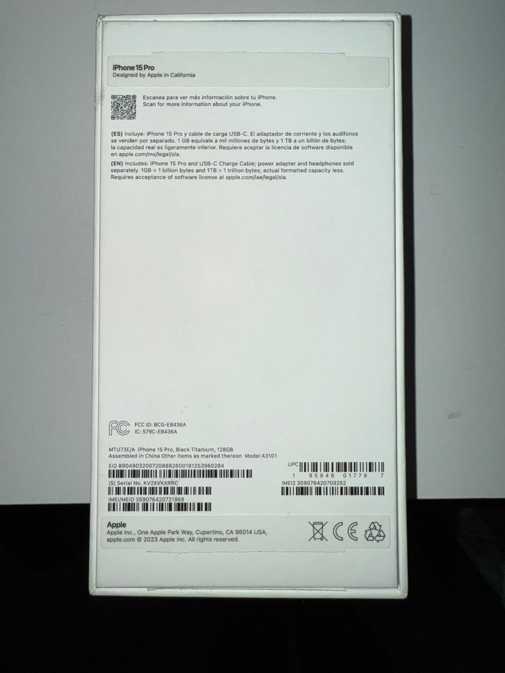 iPhone 15 pro 128 gb black with black apple case 8C12