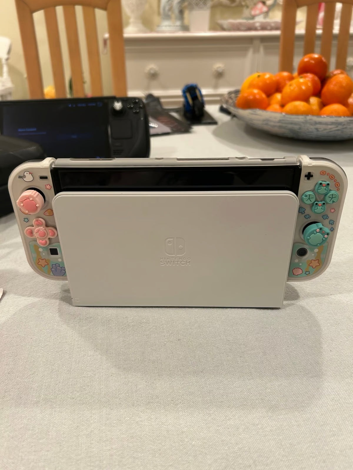 Nintendo Switch OLED - White (LIKE NEW - with accessories) 5U72