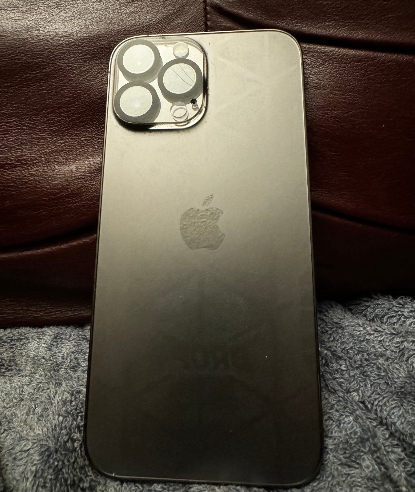 iPhone 13 Pro Max 256GB w/OtterBox + Accessories 6K93