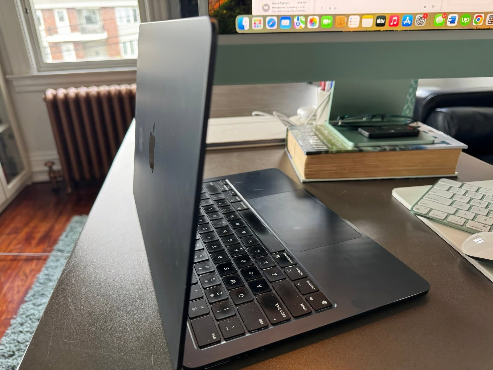 Apple Macbook Air A2681 13in.  M2 3.49 GHz  512GB SSD 1V92