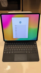 Apple iPad 12.9-inch iPad Pro (6th Gen) Wi-Fi + Cellular 128GB with accessories 5A73