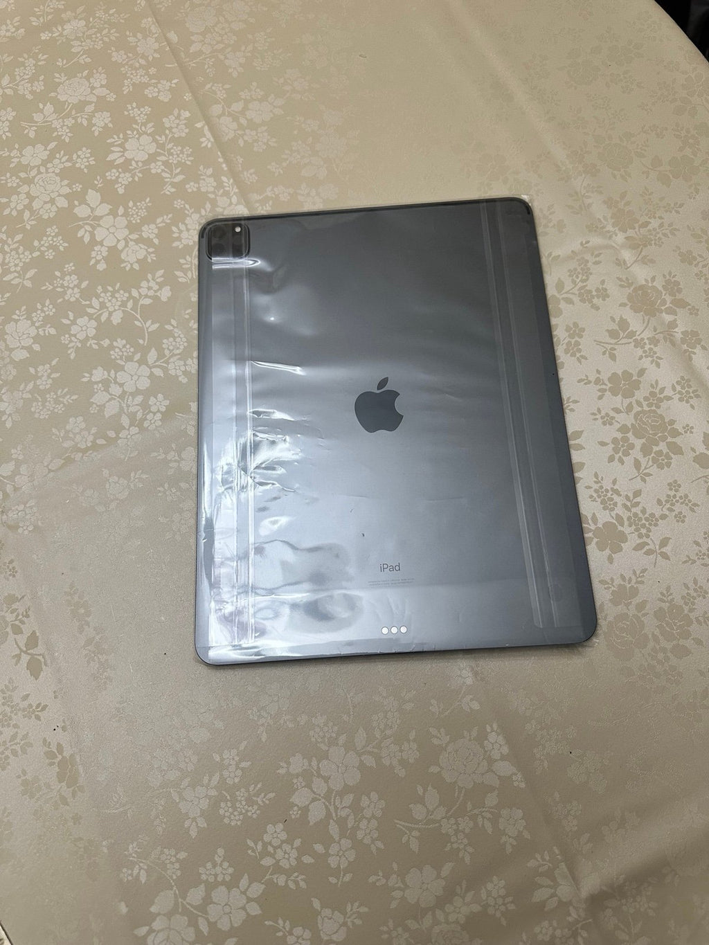 Apple iPad Pro 4th Generation 256 GB in Space Gray 12.9 7J65