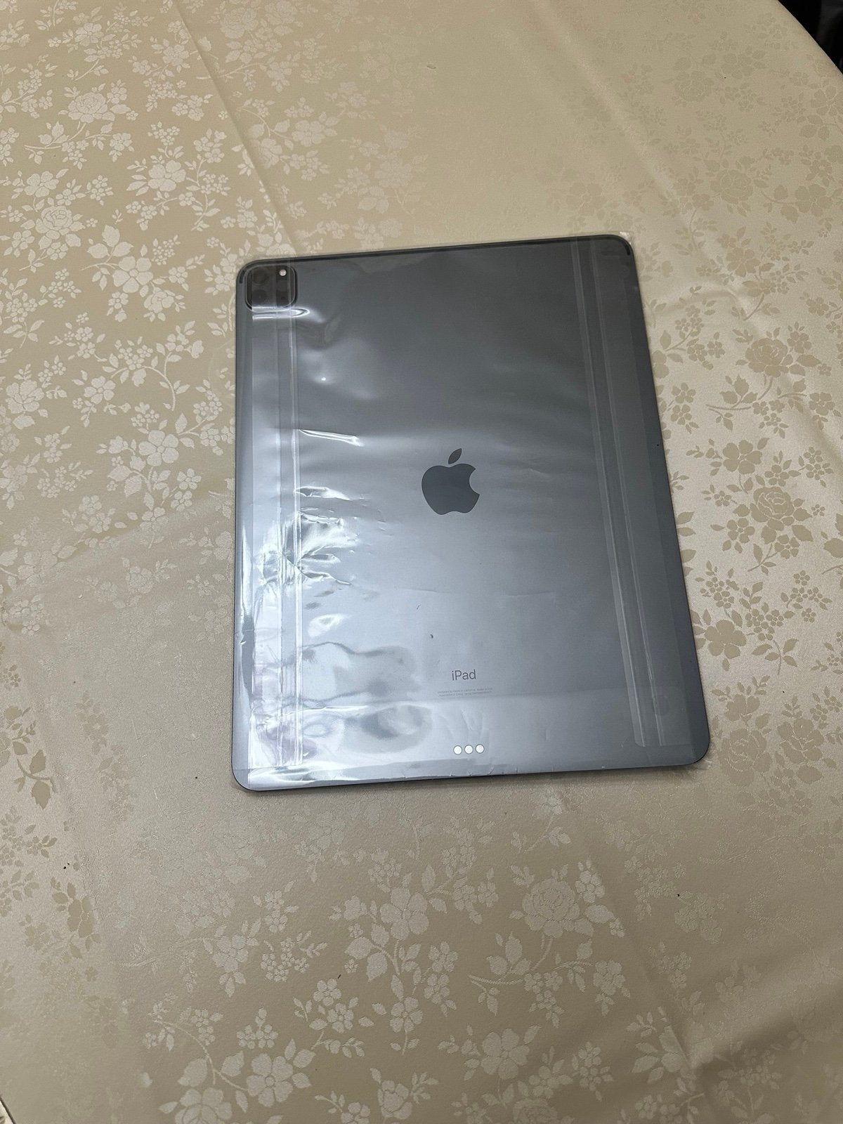 Apple iPad Pro 4th Generation 256 GB in Space Gray 12.9 7J65