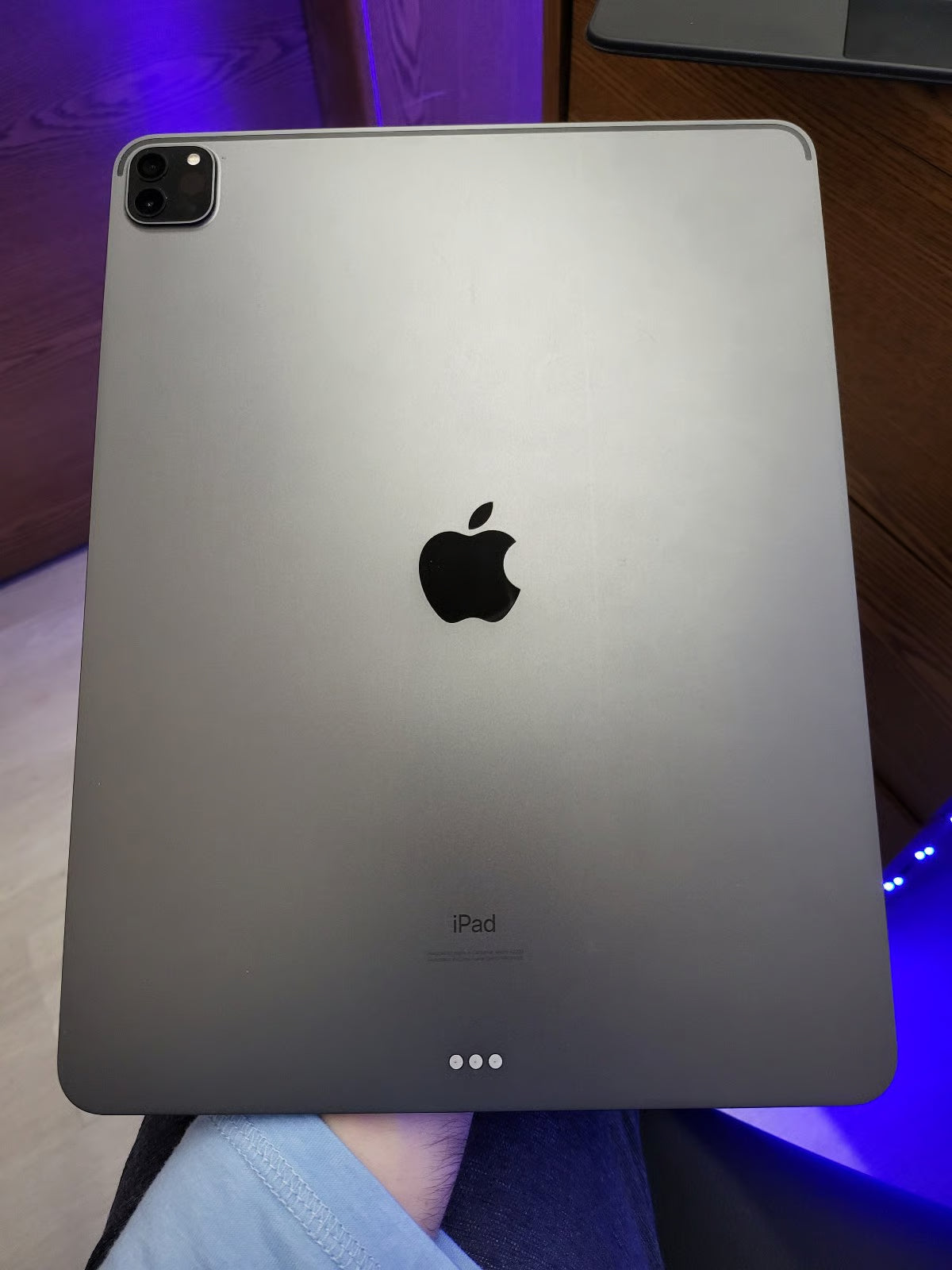 ipad pro 4th generation with Magic Keyboard and Apple Pencil 2 5R76