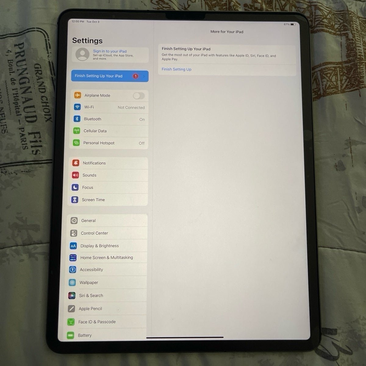 iPad 12.9 Pro UNLOCKED �?2nd generation Apple Pencil 8V28