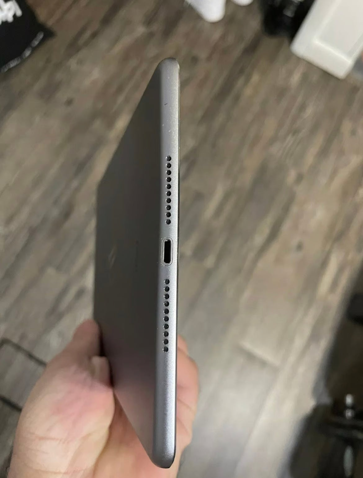 Apple iPad Mini 4th Generation 64 GB in Silver 7L57