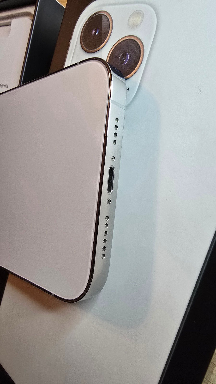 Apple iPhone 13 Pro Max 8V12