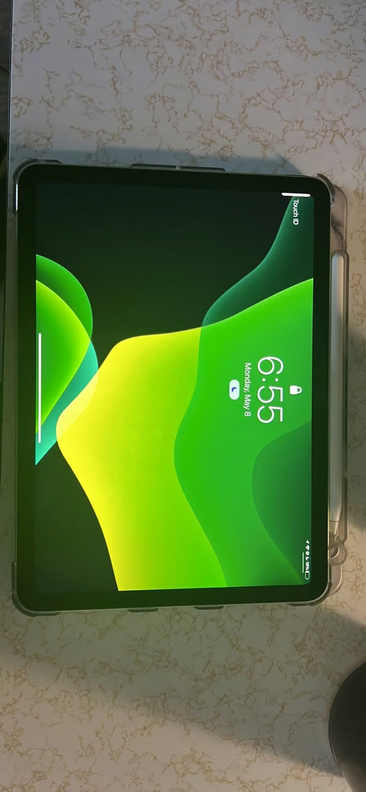 Apple iPad Air 4th Generation 64 GB in Green 7R23