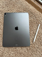 iPad Pro 12.9 inch 512gb (3rd generation) with IPad Pencil and case 9K98