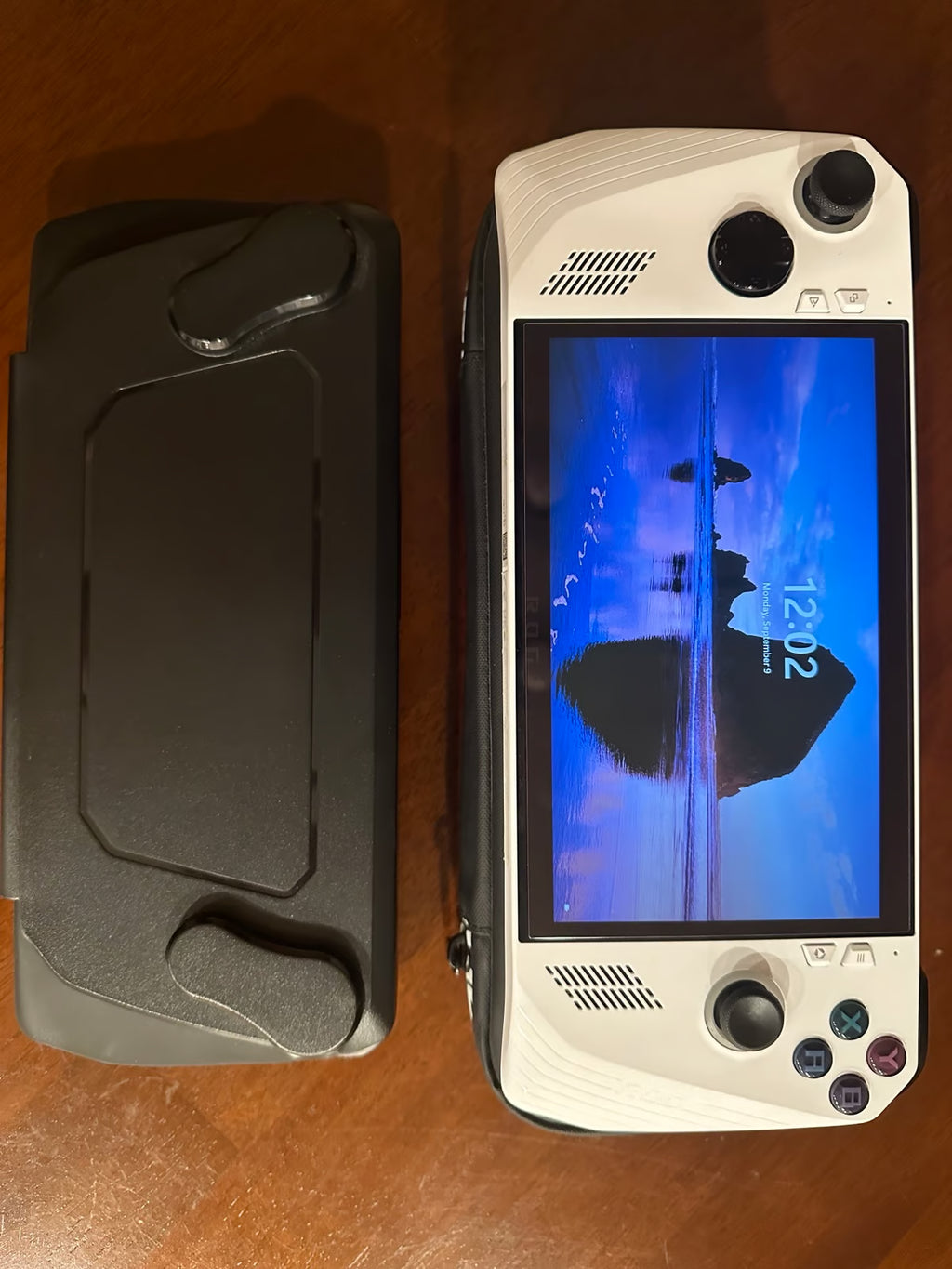 ASUS - ROG Ally 7"" 120Hz FHD 1080p Gaming Handheld - AMD Ryzen Z1 Extreme Proces 6H53