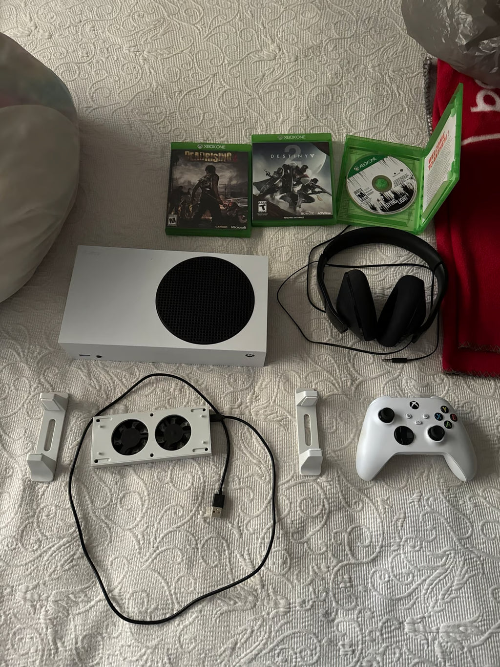 Xbox Series S Digital Edition White 500 GB Console and accessories 5Z27