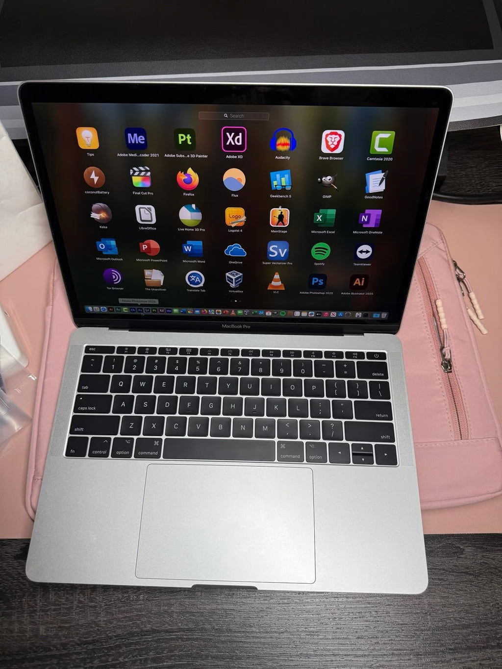 Apple MacBook Pro 13鈥?Silver 16GB RAM 1TB SSD macOS Sequoia 2024 6M79