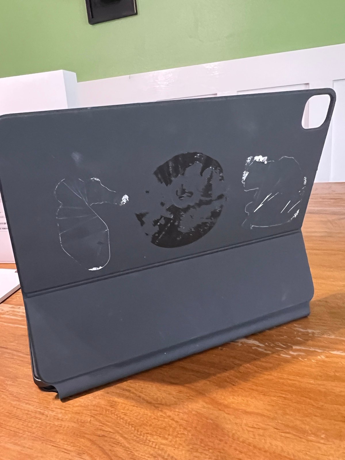 Like New iPad Pro- 12.9�?5th Generation 128GB 6E25