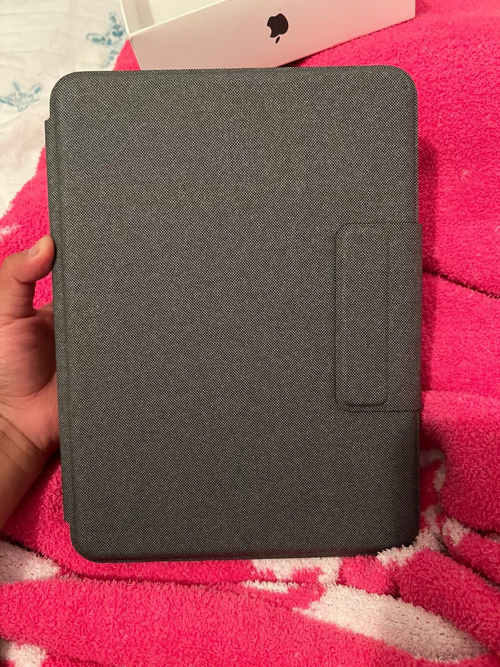 Apple iPad Air 5th Generation 256 GB in Space Gray 1K15