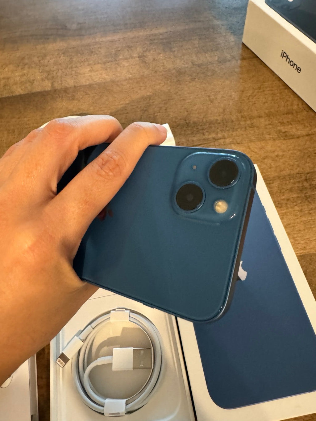 UNLOCKED IPhone 13 128 with extras GB in Blue 8N16