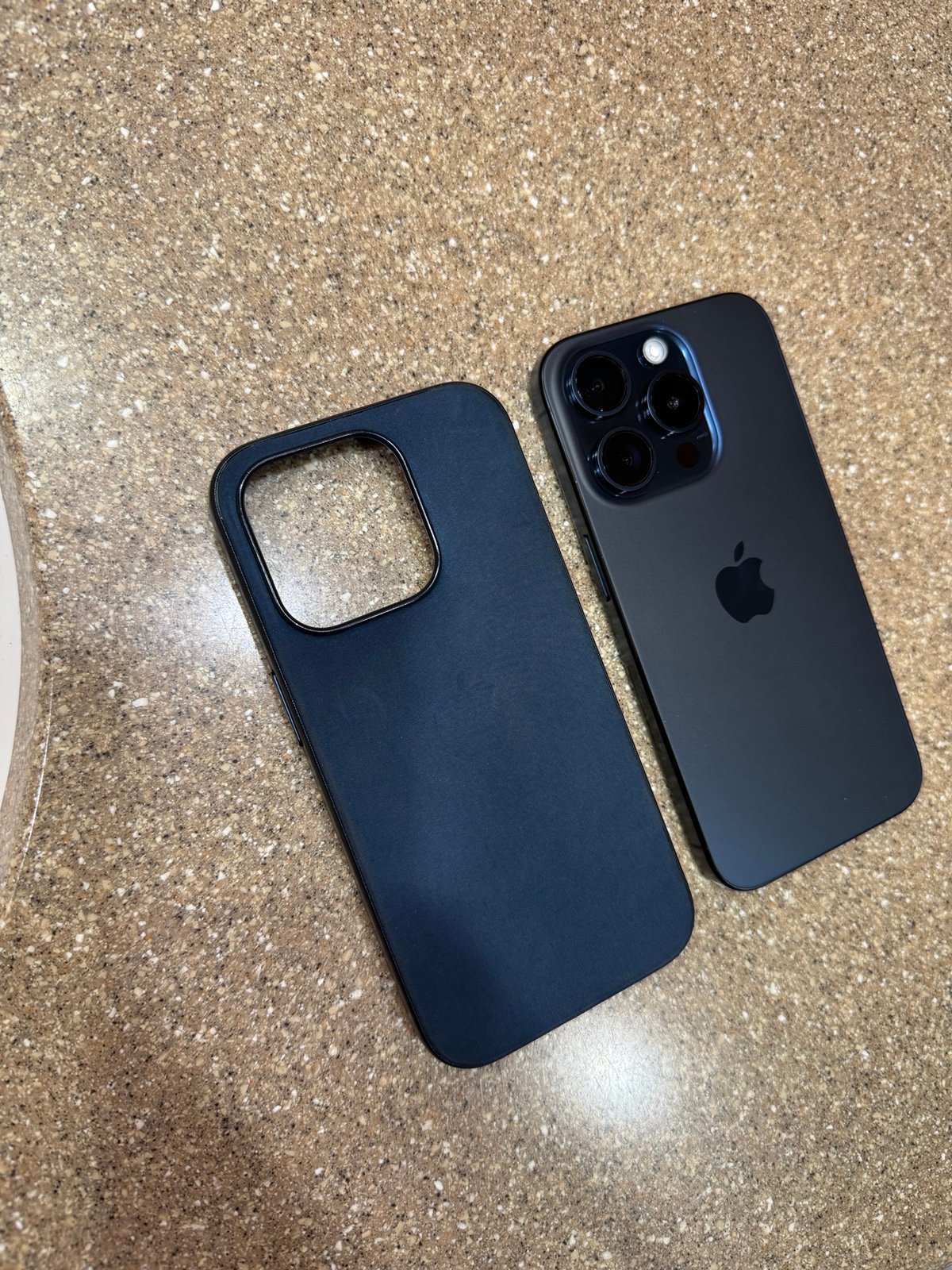 UNLOCKED iPhone 15 Pro 3X95