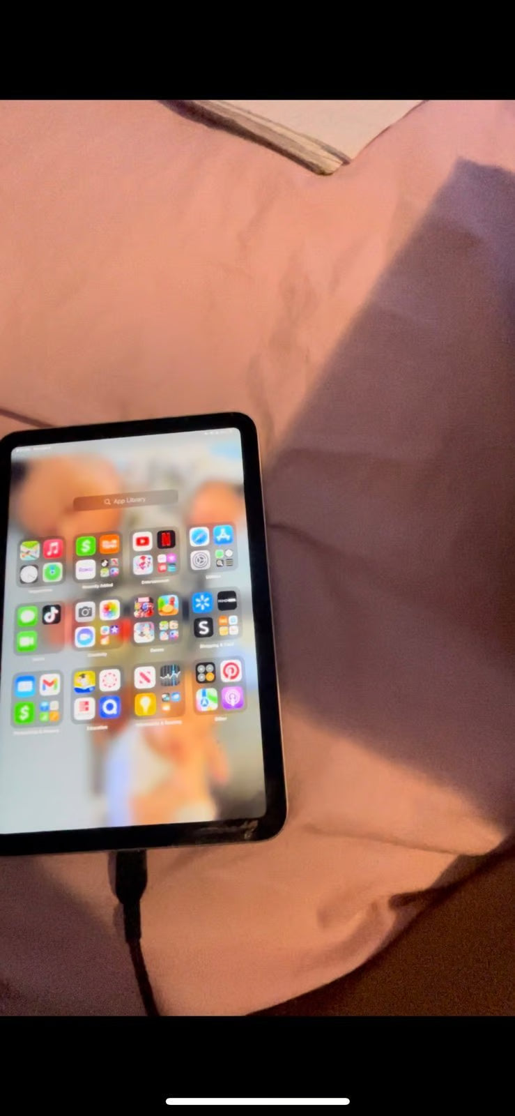 Apple iPad Mini 6th Generation 64 GB in Starlight 5J89