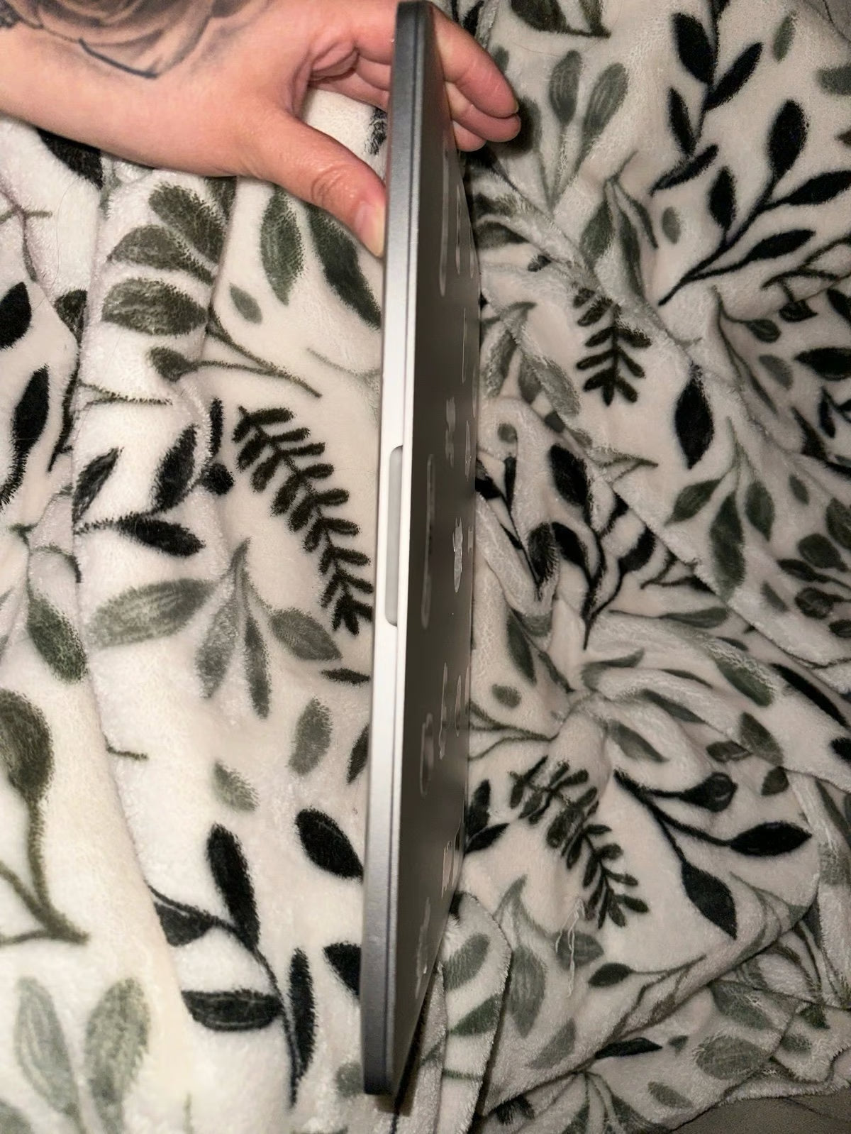 macbook pro 2020 m1 9V59