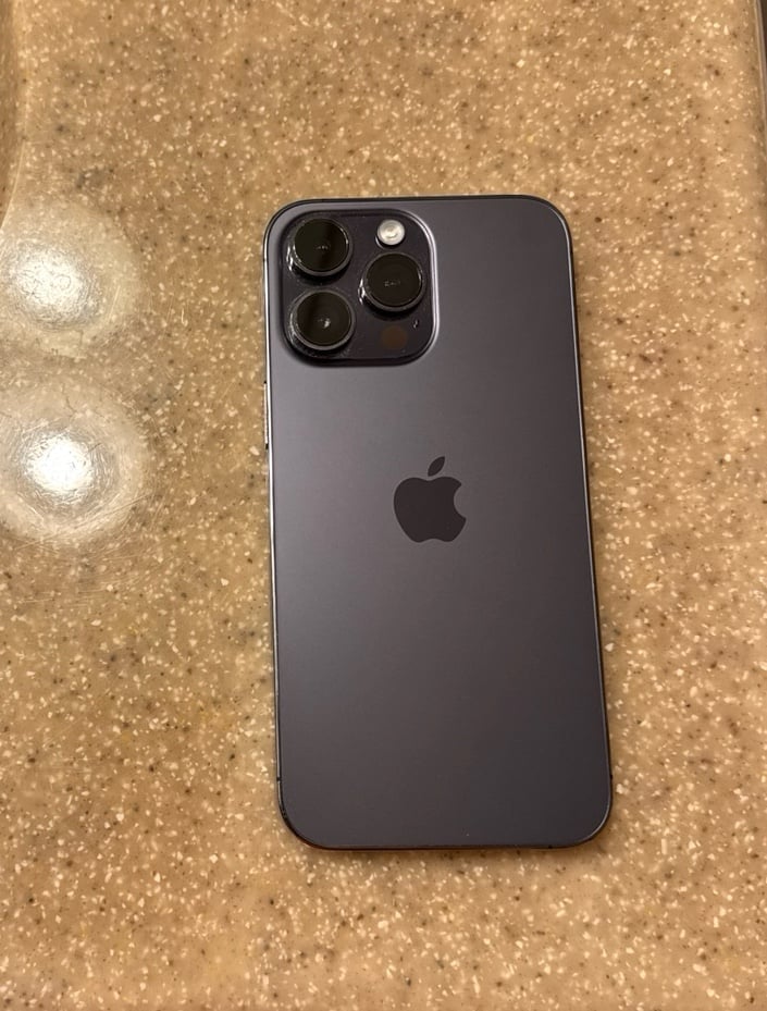 Unlocked Apple iPhone 14 Pro Max 128 GB in Deep Purple 2Q12