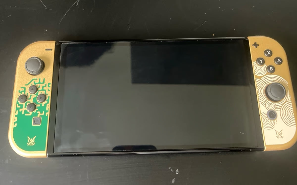 Special Edition Zelda Tears of the Kingdom Nintendo switch OLED w/ extra JoyCons 1W16