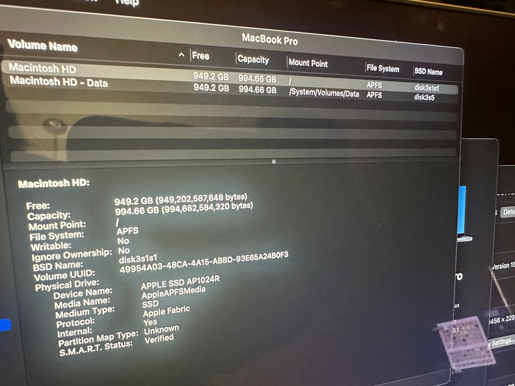 Apple Macbook Pro 16in.  M1 Max 3.2 GHz  1TB SSD 9V77