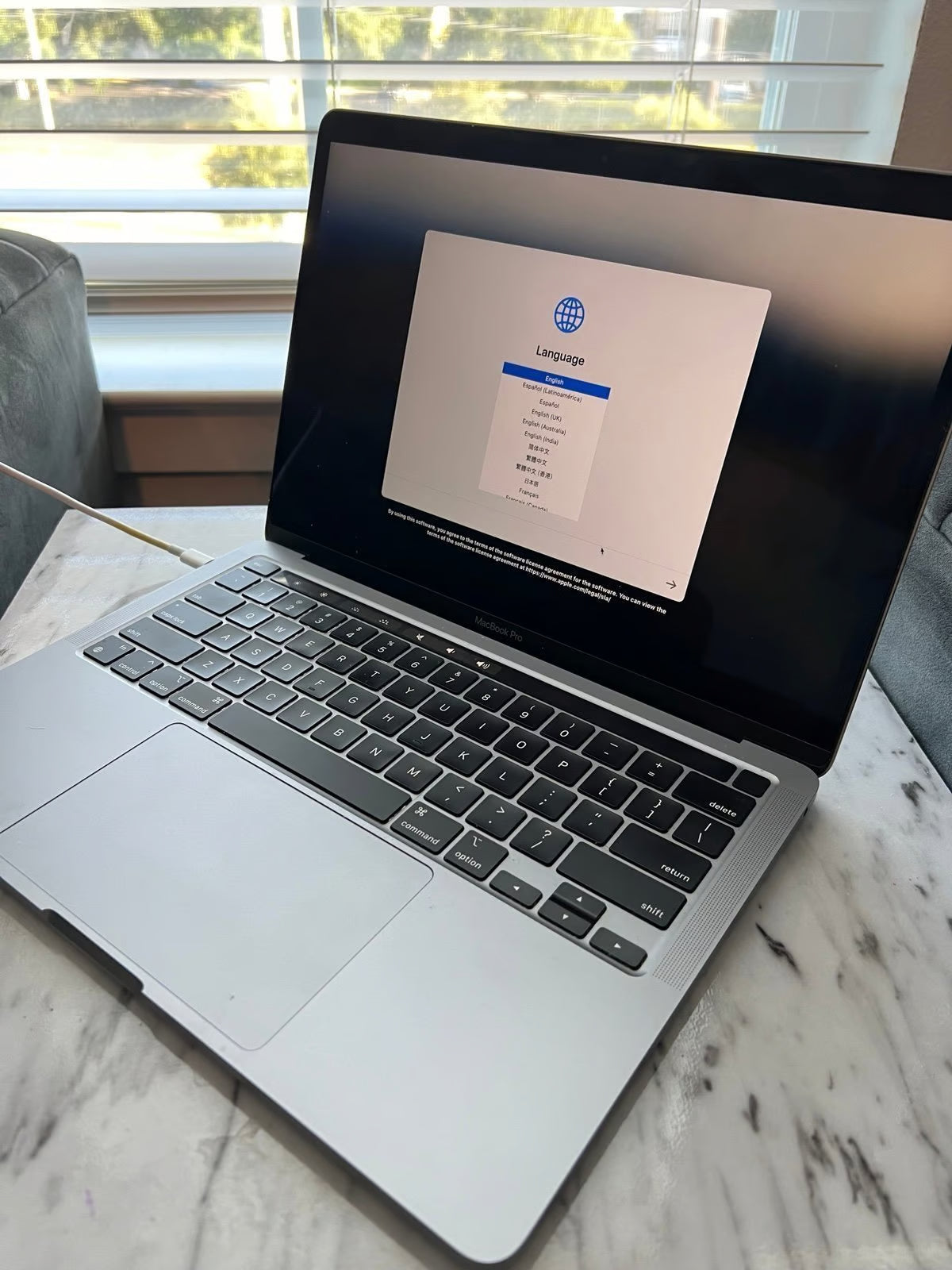 Apple Macbook Pro A2338 13in.  M1 3.2 GHz  256GB SSD 8P68