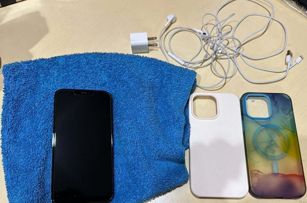 Apple iPhone 12 Pro Max 256 GB in Pacific Blue 6U78