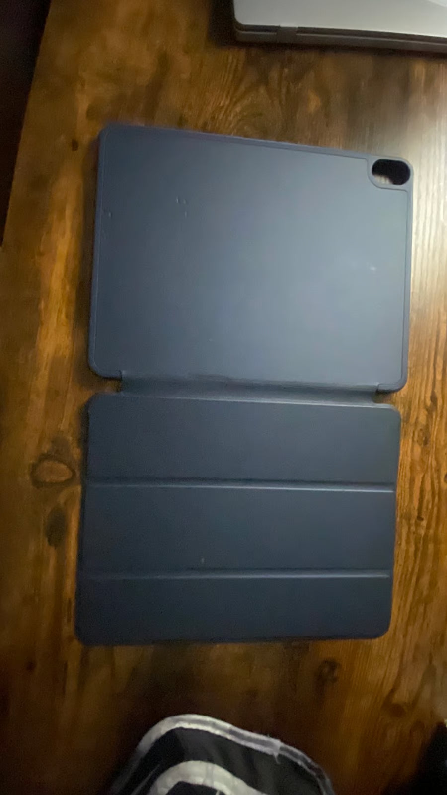 Apple iPad Air 5th Generation 64 GB in Space Gray 5U59