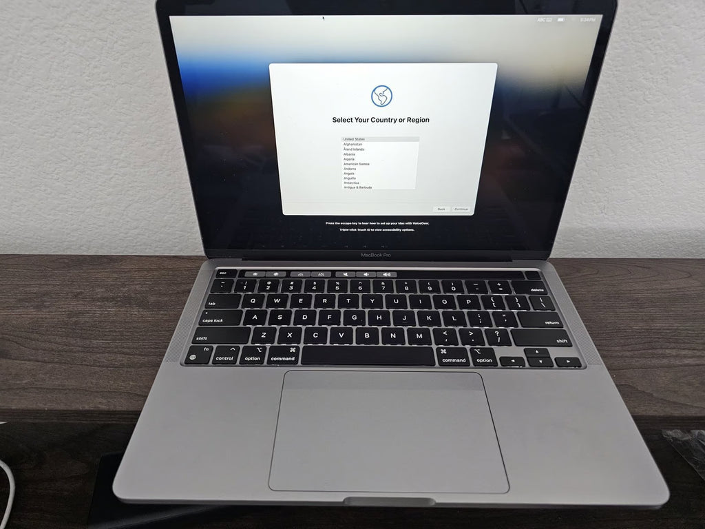 Apple Macbook Pro A2338 13in.  M1 3.2 GHz  256GB SSD 5W79