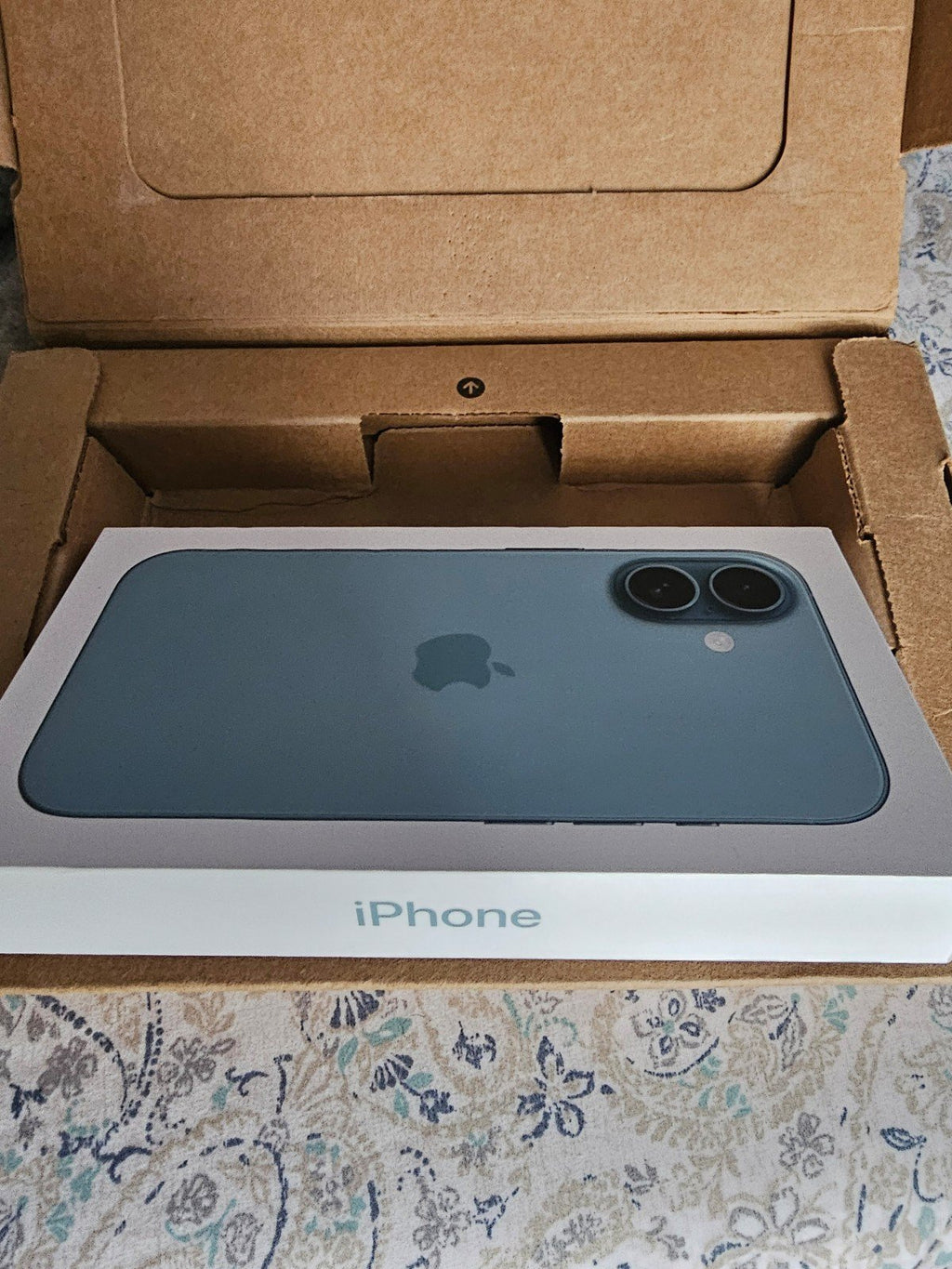 Apple iPhone 16 6T28