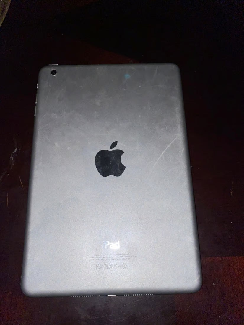 iPad mini 1st generation White & Silver 7N56