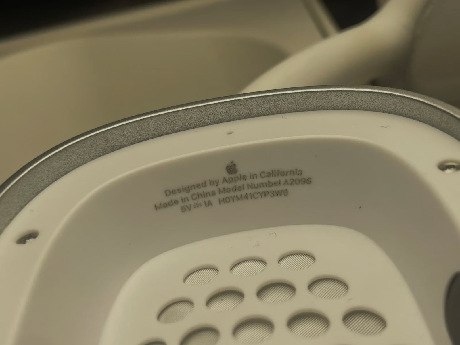 Apple AirPods Max with Smart Case in silver 1Q93