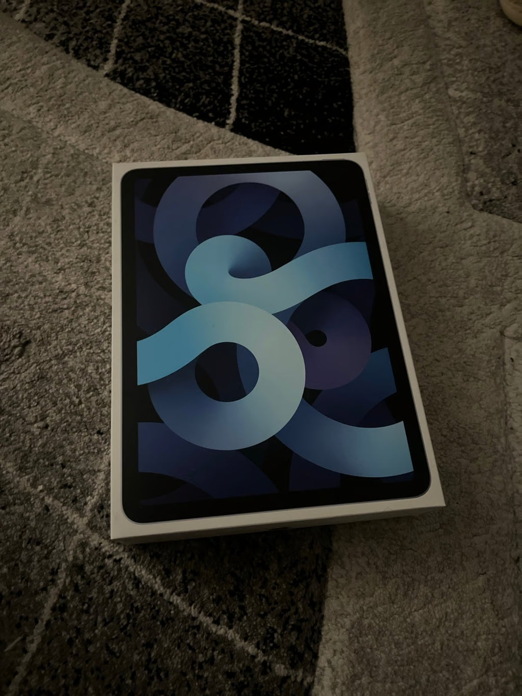 Apple iPad Air 4th Generation 64 GB in Sky Blue 5X86