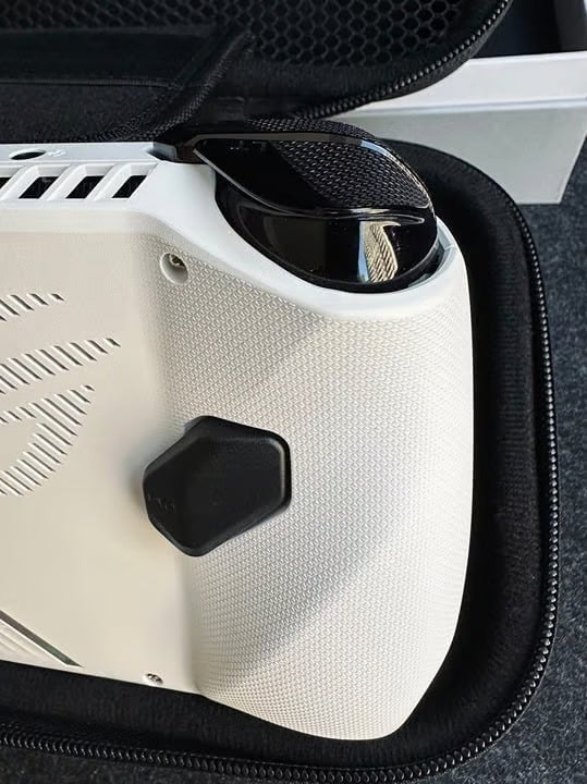 ASUS ROG Ally Z1 Extreme 512GB- Barely Used Mint condition 2O19