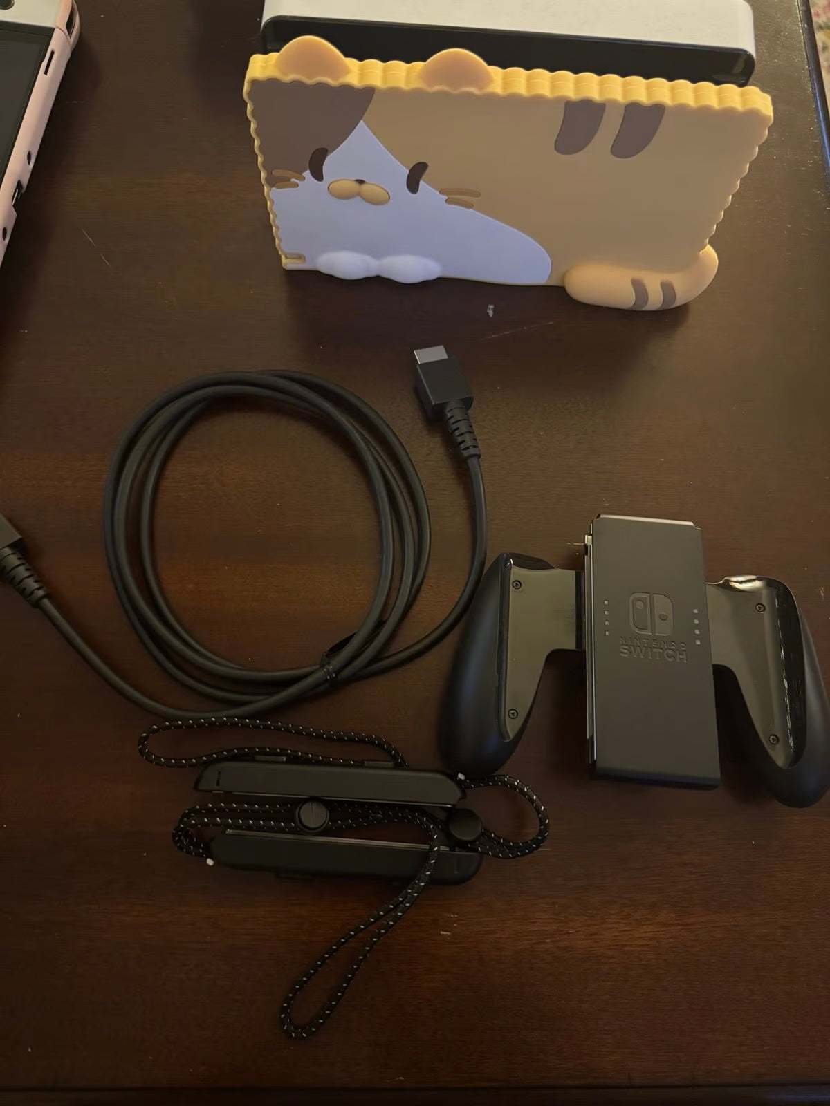 Nintendo switch Oled- white version 5Q57