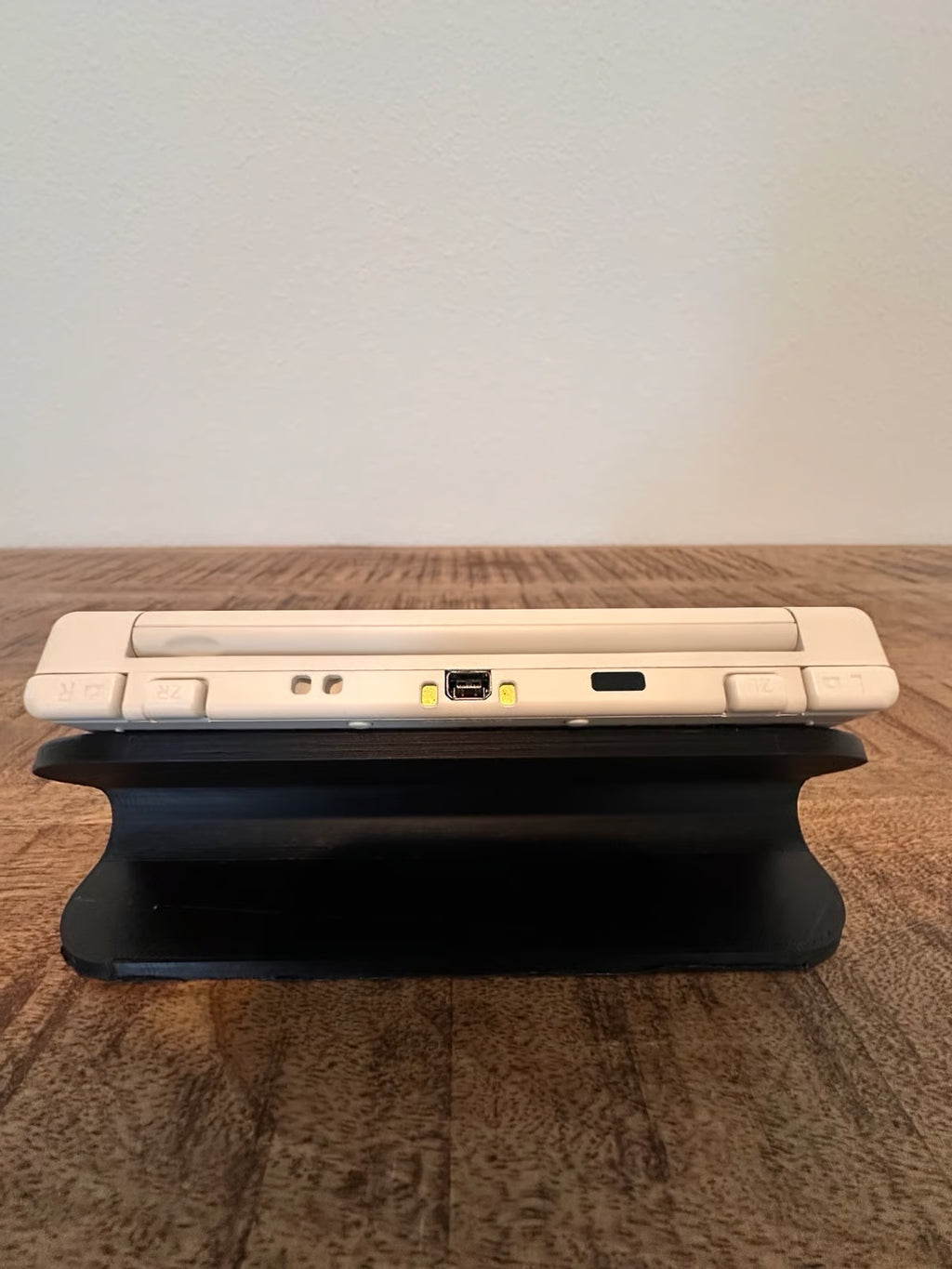 RARE New Nintendo 3DS - Hello Kitty Plate Pack - Comes W/ 128 GB and 3000+ Games