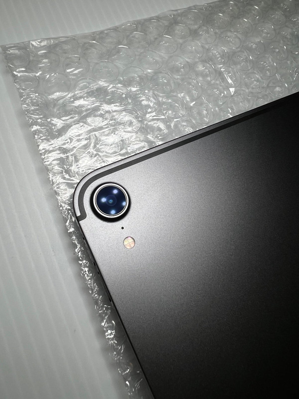 Apple iPad Pro 12.9 in. 3rd Gen 256 GB / LTE (Unlocked) + Wifi - Magic Keyboard 7V31