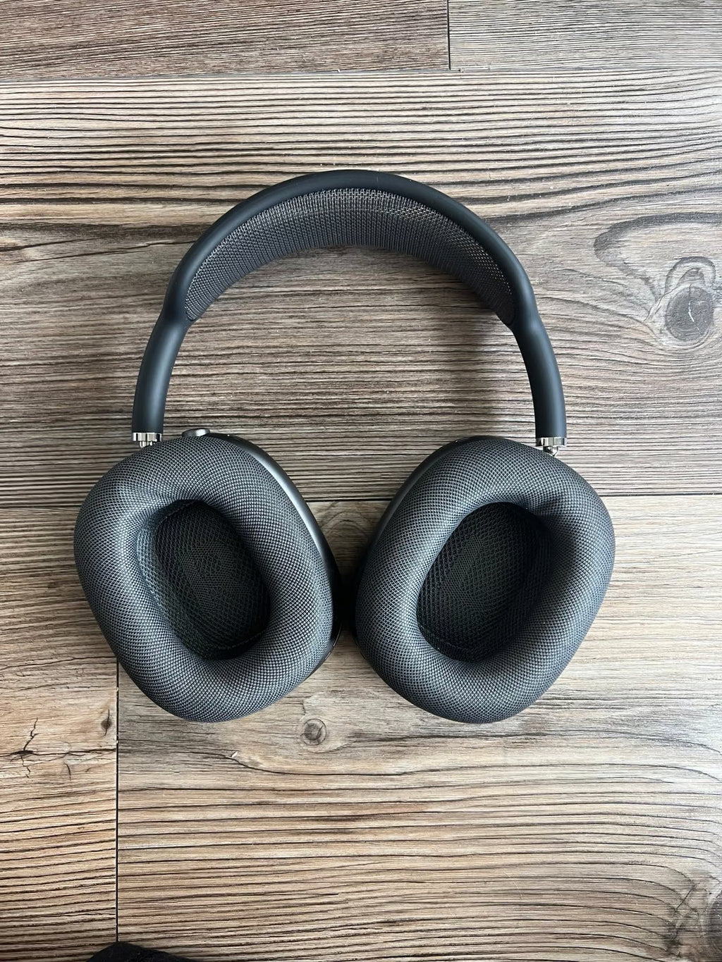 Apple AirPods Max Over-Ear Noise Cancelling Bluetooth Headphones - Space Gray 8V67