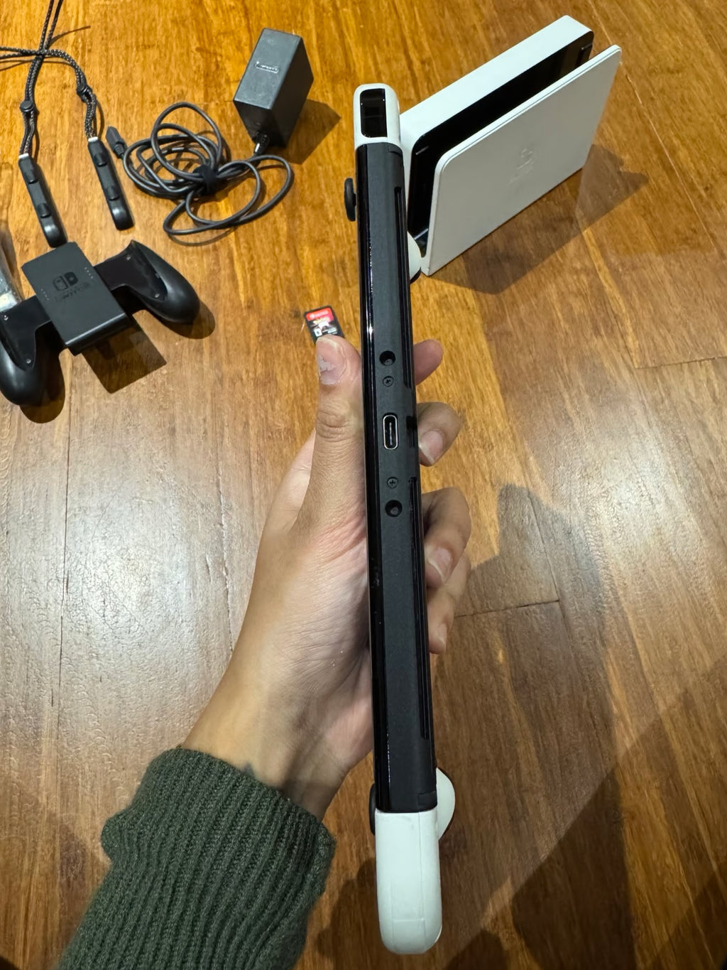 Nintendo Switch Oled Bundle w/Pok茅mon Shining pearl 1W78