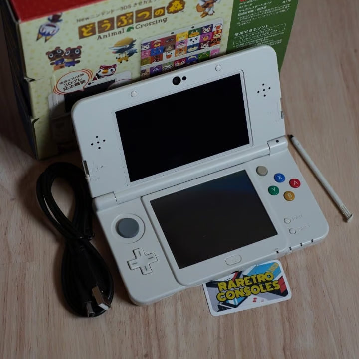 RARE New Nintendo 3DS W/ Animal Crossing No. 68 Plates W/ 32GB, Charger & Games